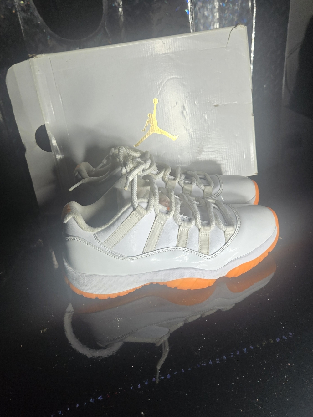 Jordan 11 Retro Low White woman's size 7.5
